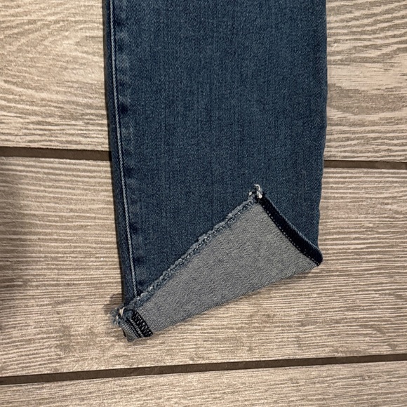 Good American Good Waist Crop Jeans Skinny Leg Tackled Hem Medium Wash Size 15 - Picture 4 of 7